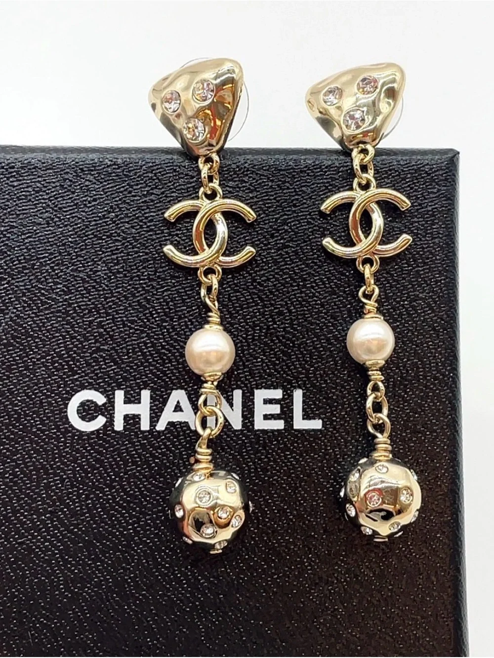 CHANEL Gold-Tone Pearl and Crystal Drop CC Earrings